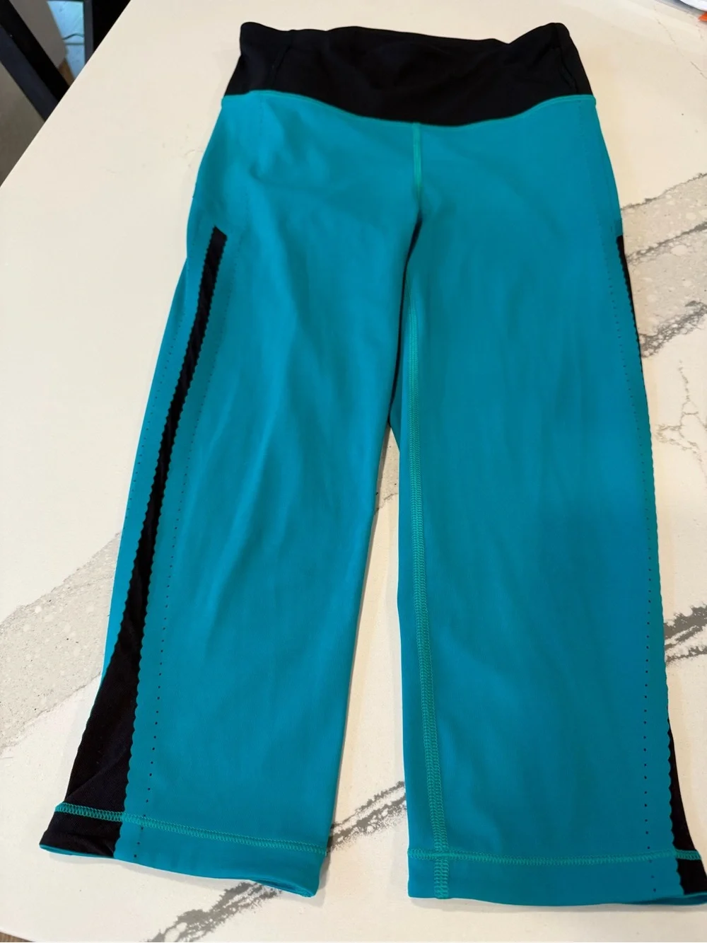 Lululemon Smooth Stride Crop 17